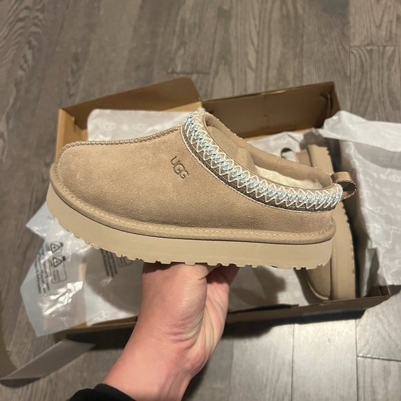 Ugg Tazz Slipper Sand 1143776K  GS size+1/1.5=womens size - Picture 10 of 10
